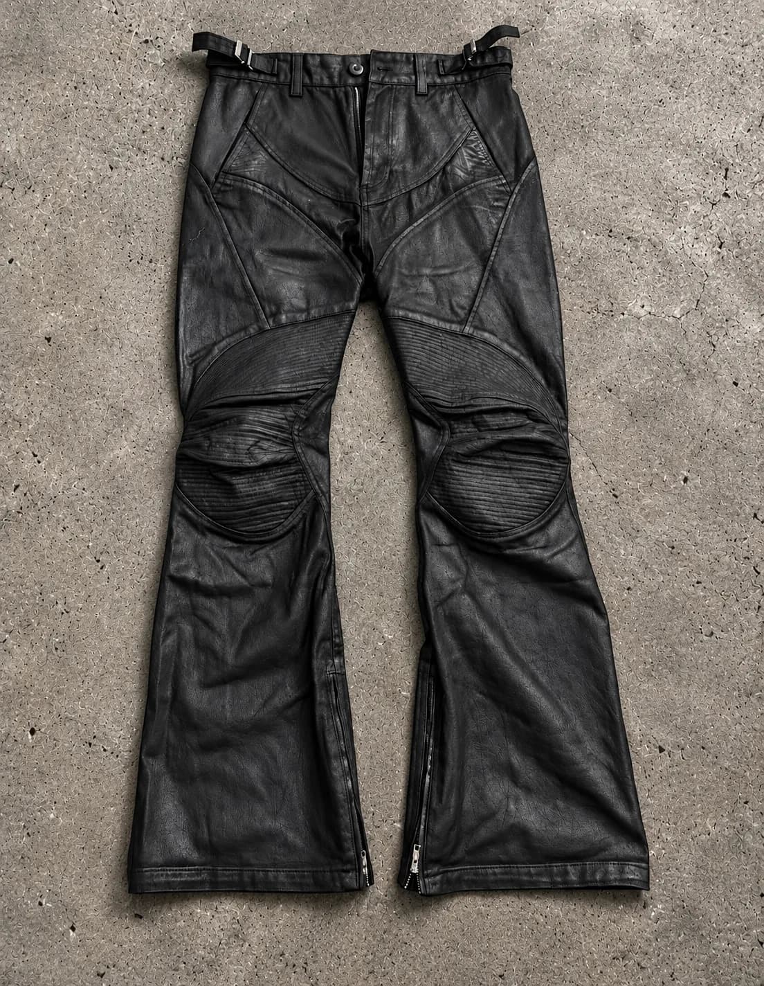 Arc Panel Coated Flare Pants 1